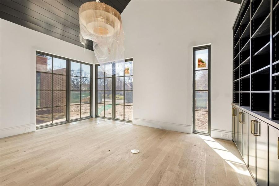 Spacious, unfurnished interior of a new home in , Dallas (Image 13).