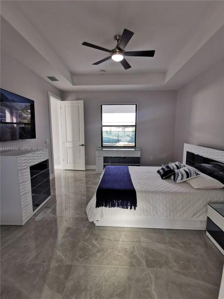 Furnished interior view inside a new home in , Cape Coral (Image 11).