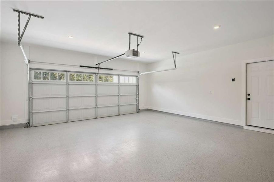 Spacious, unfurnished interior of a new home in , Atlanta (Image 11).