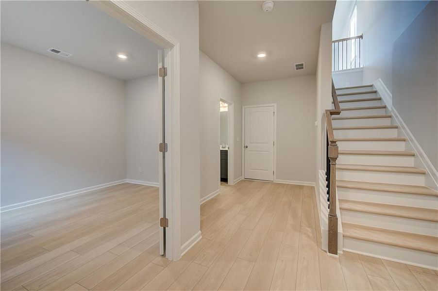Spacious, unfurnished interior of a new home in Daybreak, Newnan (Image 12).