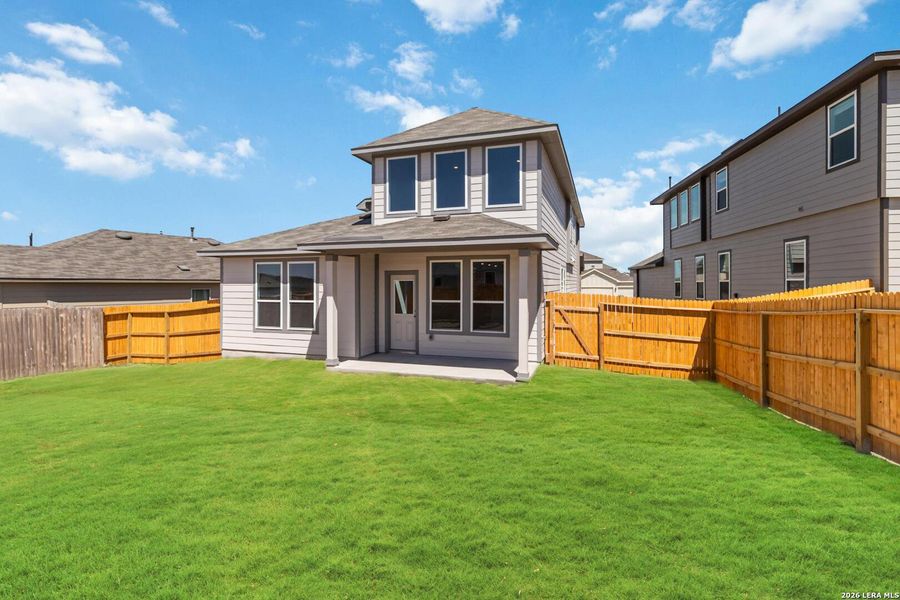 Exterior details and patio area of a home in Willow Point, San Antonio (Image 3).