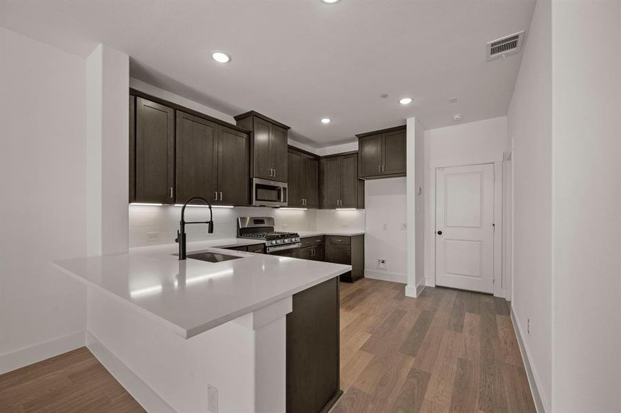 1404 Solterra Blvd-008