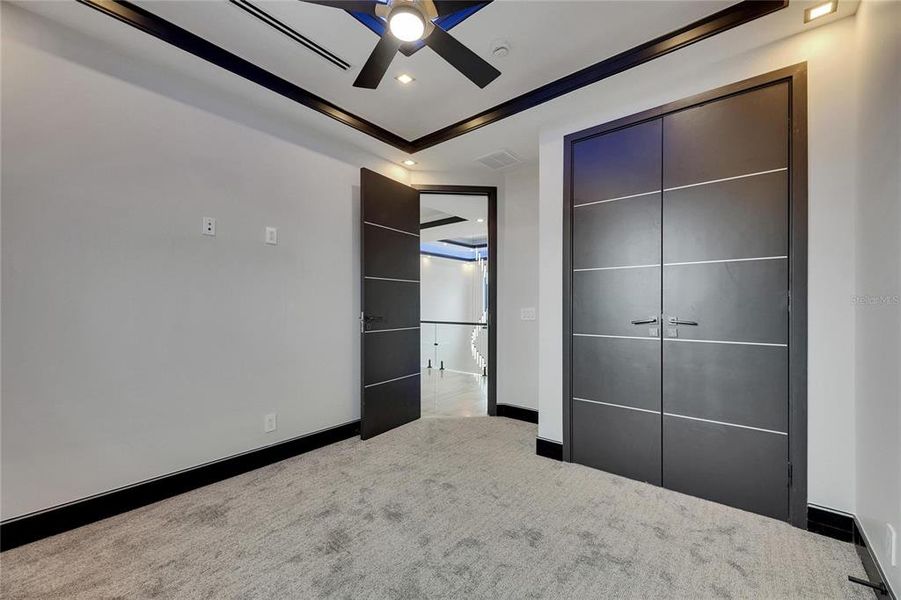 Spacious, unfurnished interior of a new home in , Apollo Beach (Image 81).