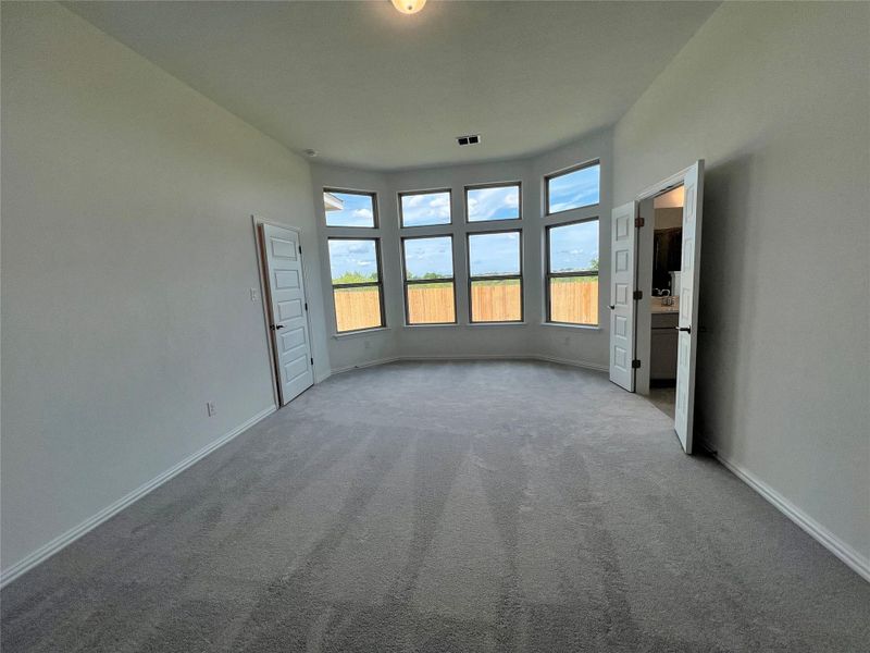 Spacious, unfurnished interior of a new home in Carillon, Manor (Image 13). Spacious, unfurnished interior of a new home in Carillon, Manor (Image 13).