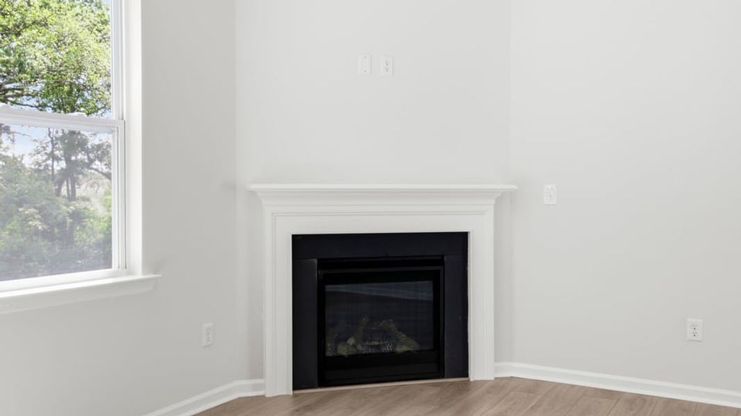 Spacious, unfurnished interior of a new home in Woodglen, Piedmont (Image 20).