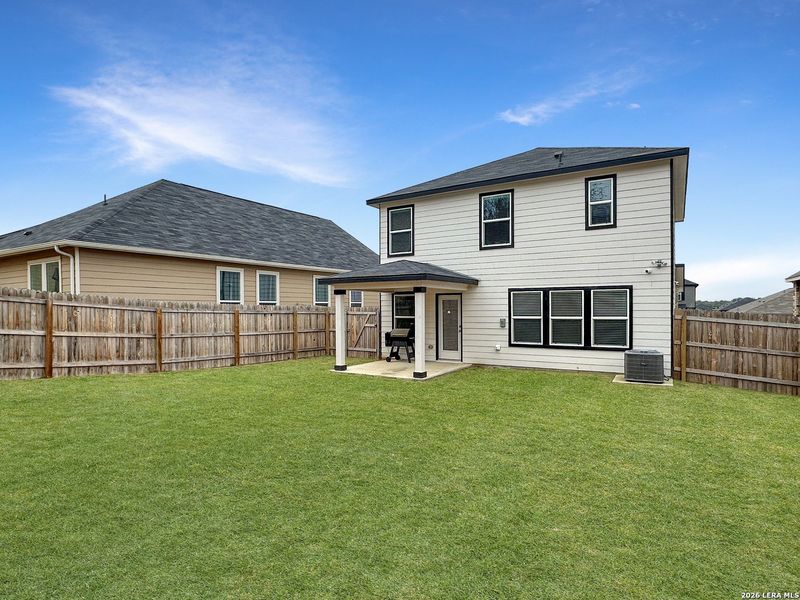 Exterior details and patio area of a home in , San Antonio (Image 4).