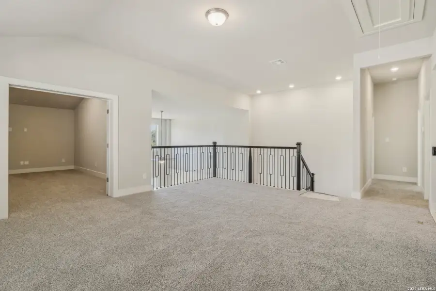Spacious, unfurnished interior of a new home in Fox Falls, Boerne (Image 14).