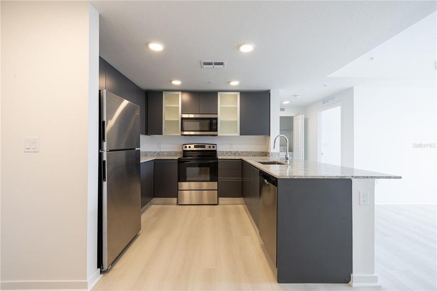 Furnished interior view inside a new home in , Orlando (Image 7).