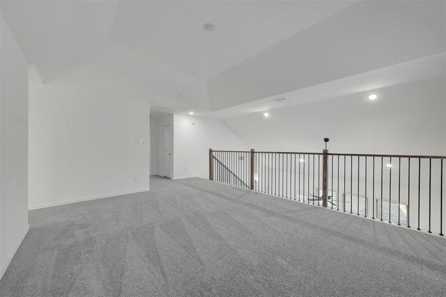 Spacious, unfurnished interior of a new home in Lily Creek at Sutton Fields, Aubrey (Image 35).