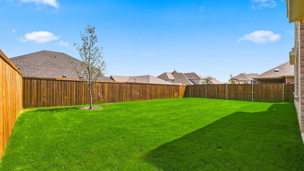 Exterior details and patio area of a home in Anna Ranch, Anna (Image 3).
