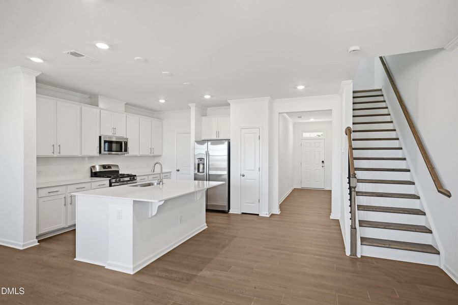 SUN_Everlee_Pic_CarsonII_QMI_227_Kitchen