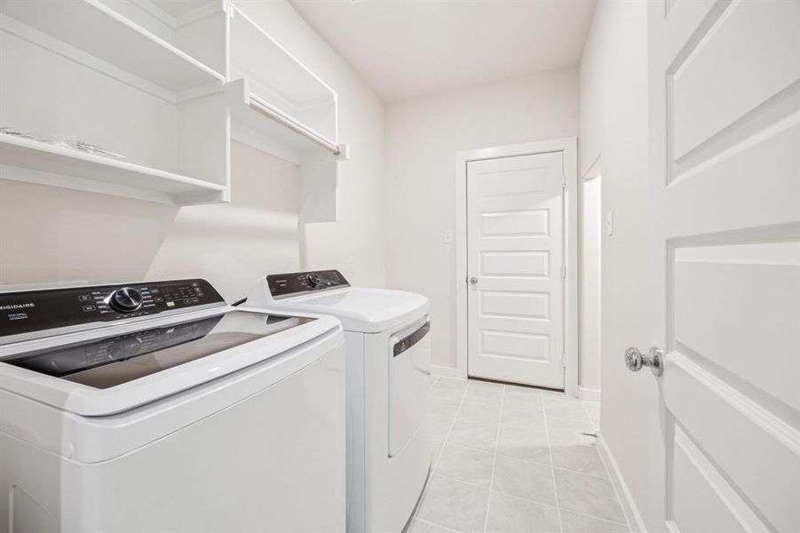 Furnished interior view inside a new home in LakePointe, Lavon (Image 16). Furnished interior view inside a new home in LakePointe, Lavon (Image 16).