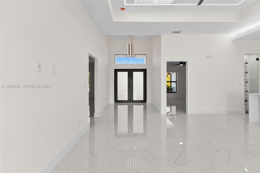 Spacious, unfurnished interior of a new home in , Lehigh Acres (Image 27).