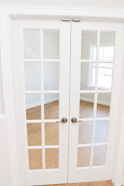 Spacious, unfurnished interior of a new home in Weybridge, Burlington (Image 42).