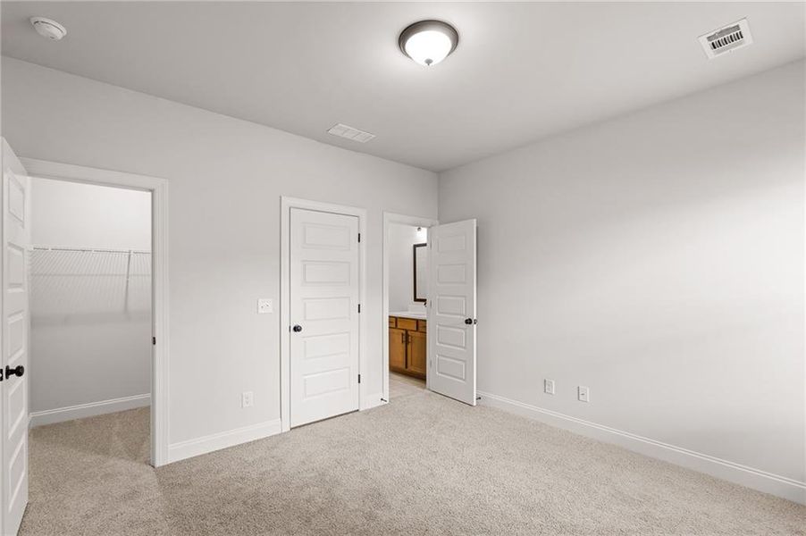 Spacious, unfurnished interior of a new home in Red Oak Ridge, Loganville (Image 24).