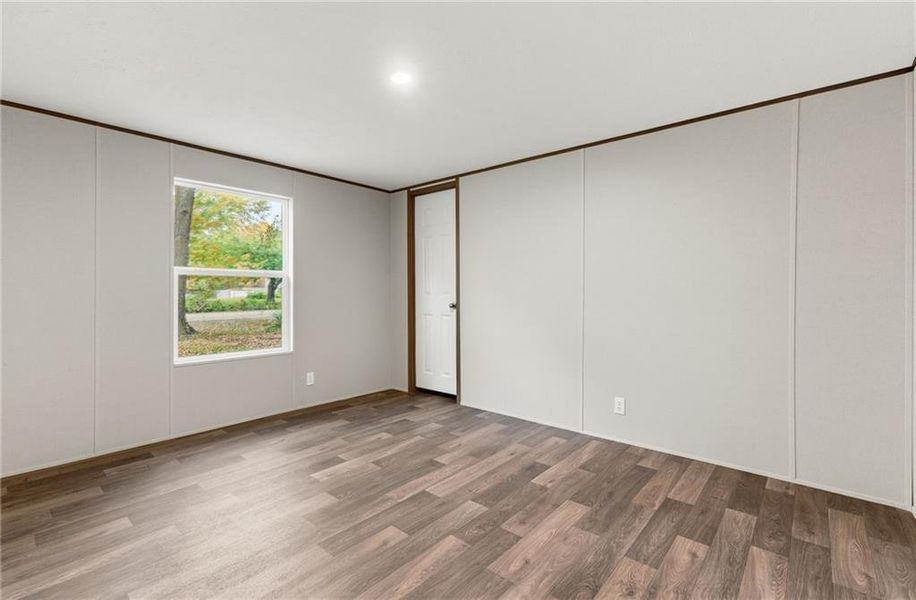 Spacious, unfurnished interior of a new home in , Dallas (Image 12).