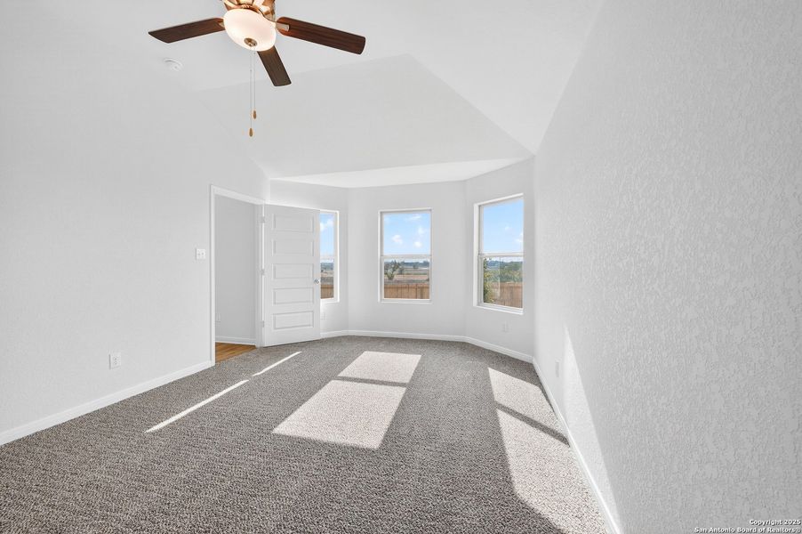 Spacious, unfurnished interior of a new home in Paloma Park, Converse (Image 35).