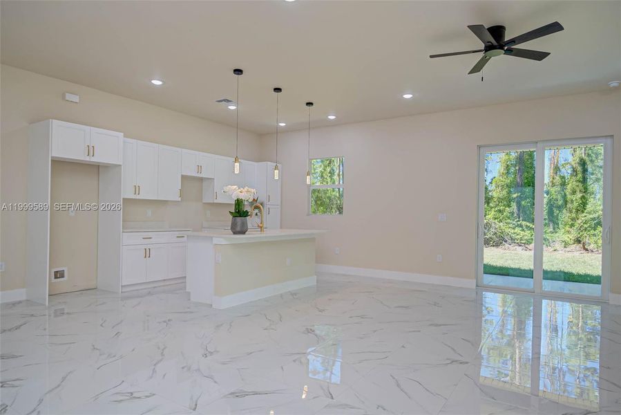 Spacious, unfurnished interior of a new home in , Lehigh Acres (Image 16).