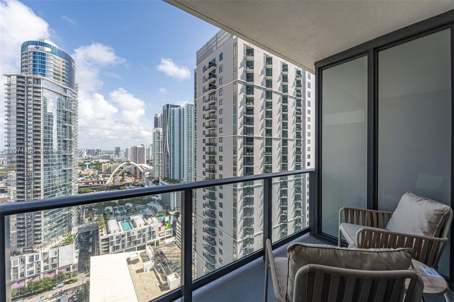 Condo located in Miami, FL showcasing its design and architecture (Image 23).