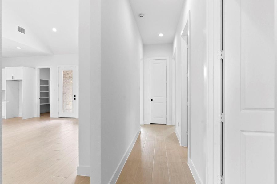 Spacious, unfurnished interior of a new home in , Dayton (Image 39).