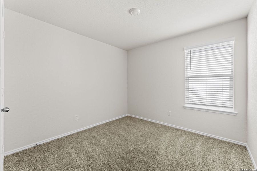 Spacious, unfurnished interior of a new home in Stonehill, San Antonio (Image 18).