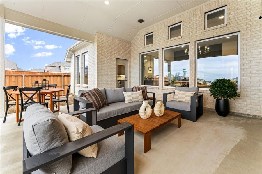 Representative exterior details of a home built from the Westlake II by Pacesetter Homes in Leonard Trails, Anna (Image 3). Representative exterior details of a home built from the Westlake II by Pacesetter Homes in Leonard Trails, Anna (Image 3).