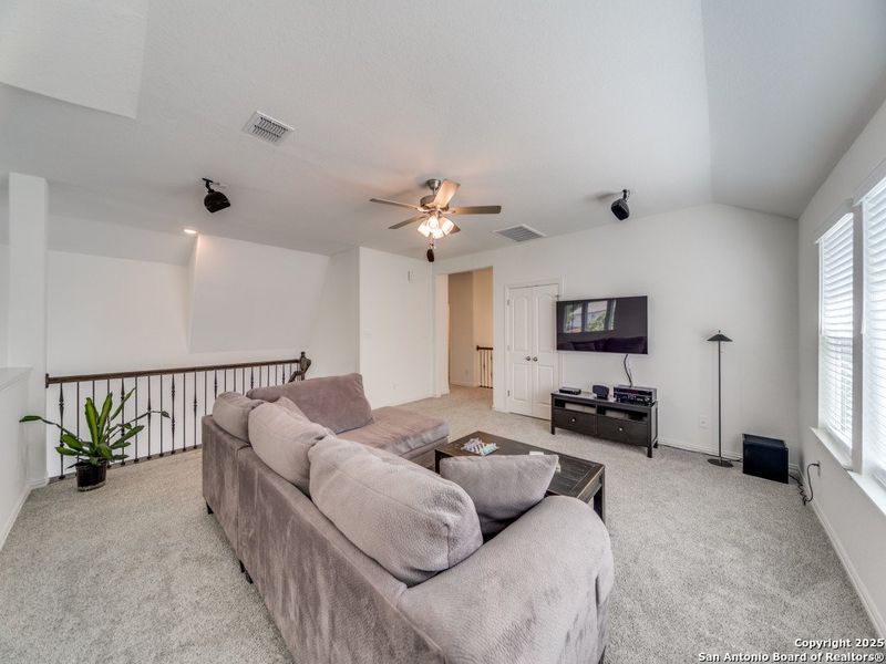 Furnished interior view inside a new home in Regent Park, Boerne (Image 16).