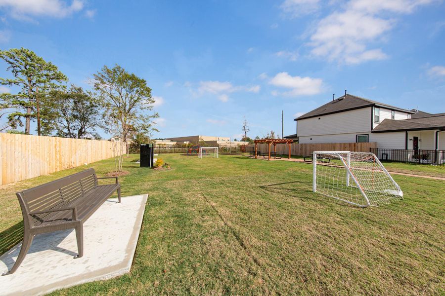 Exterior details and patio area of a home in Bammel Oaks, Houston (Image 3).