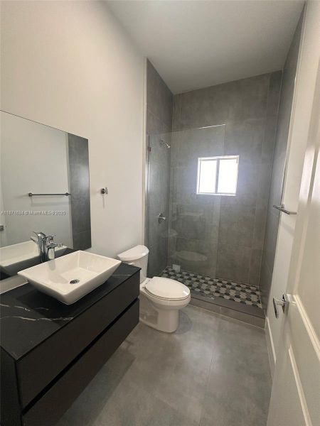 Furnished interior view inside a new home in , Fort Lauderdale (Image 5). Furnished interior view inside a new home in , Fort Lauderdale (Image 5).