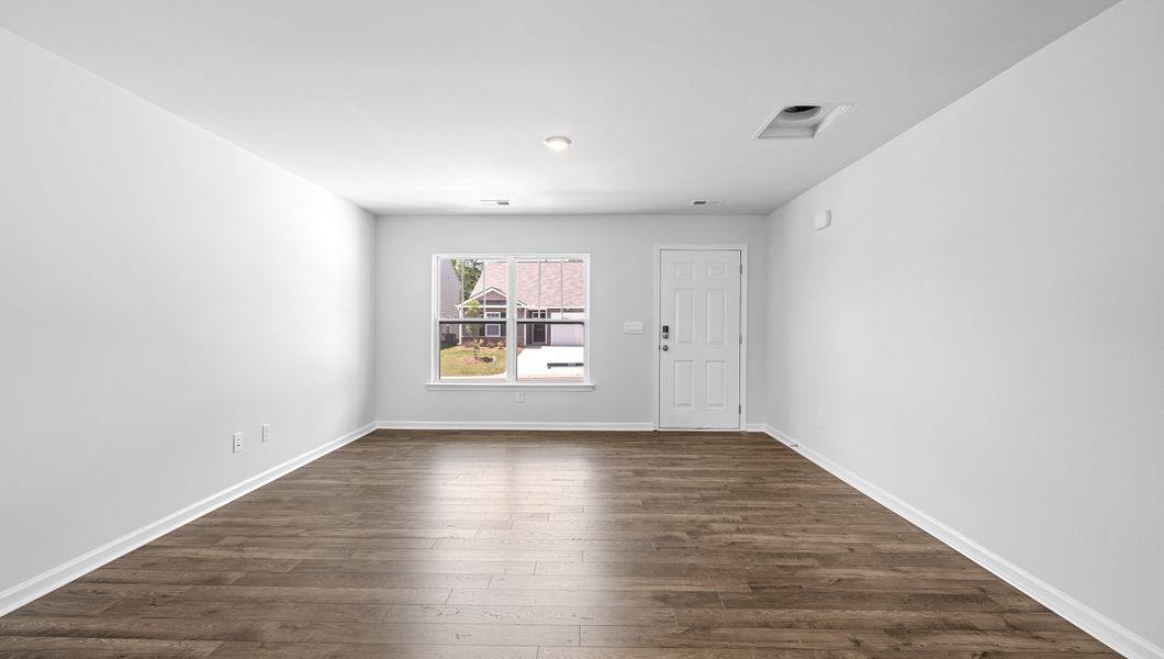 Spacious, unfurnished interior of a new home in Varner Station, Woodruff (Image 16).