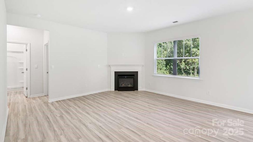 Spacious, unfurnished interior of a new home in Wallace Springs, Statesville (Image 28).