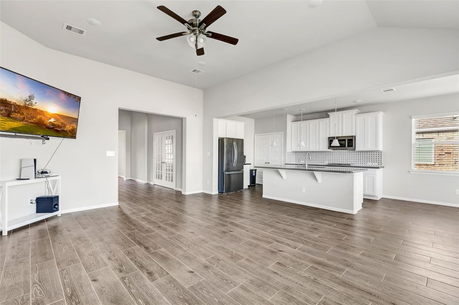 Spacious, unfurnished interior of a new home in , Baytown (Image 17). Spacious, unfurnished interior of a new home in , Baytown (Image 17).