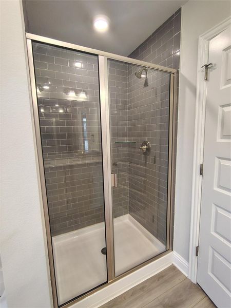 STOCK PHOTO PRIMARY SPACIOUS SHOWER
