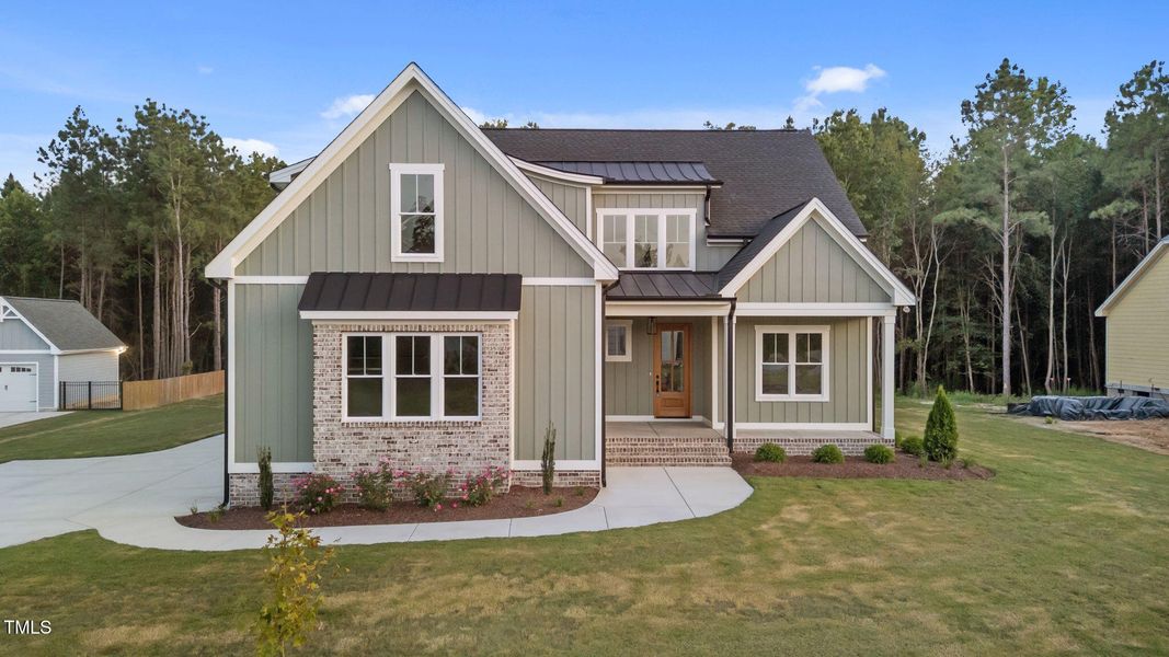 large-0198fb3b-f94a-727e-adc2-5695ceec0b