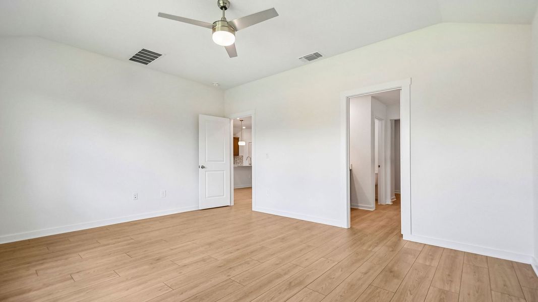 Spacious, unfurnished interior of a new home in Trails at Wildhorse, Austin (Image 30).