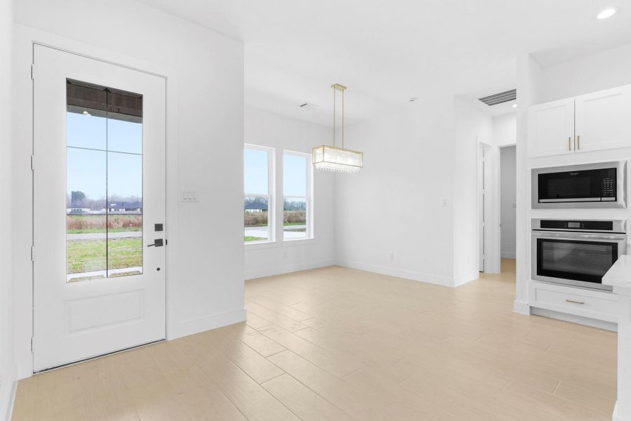 Spacious, unfurnished interior of a new home in , Dayton (Image 37).