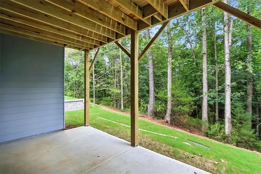 Exterior details and patio area of a home in Traditions of Braselton, Jefferson (Image 4).