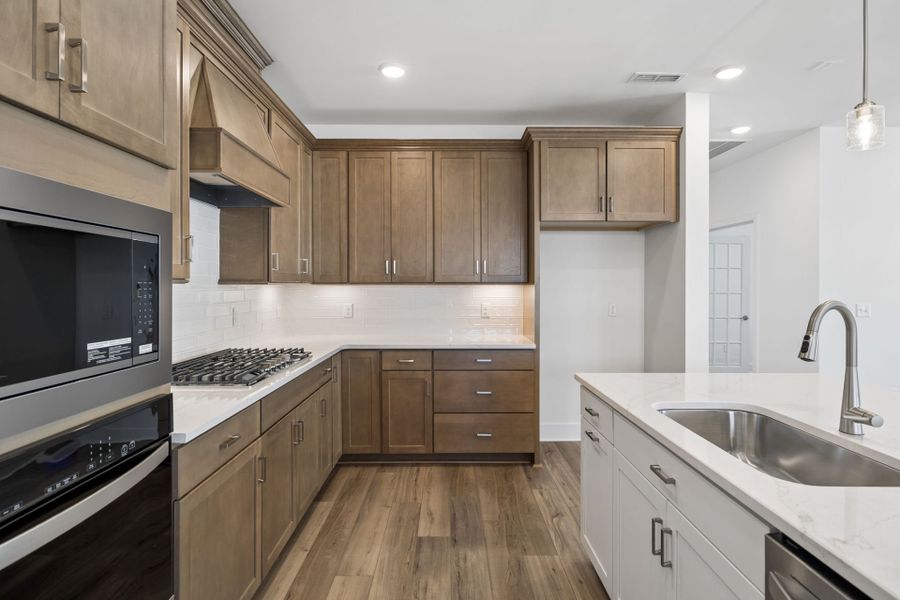 Furnished interior view inside a new home in Del Webb Barton Village, Lebanon (Image 9).