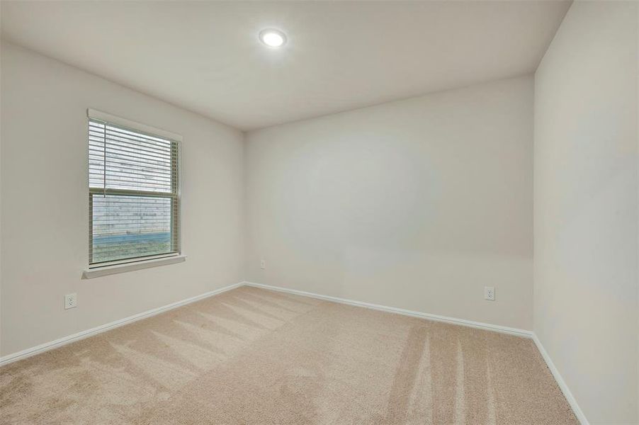 Spacious, unfurnished interior of a new home in ValleyBrooke, Mesquite (Image 24).