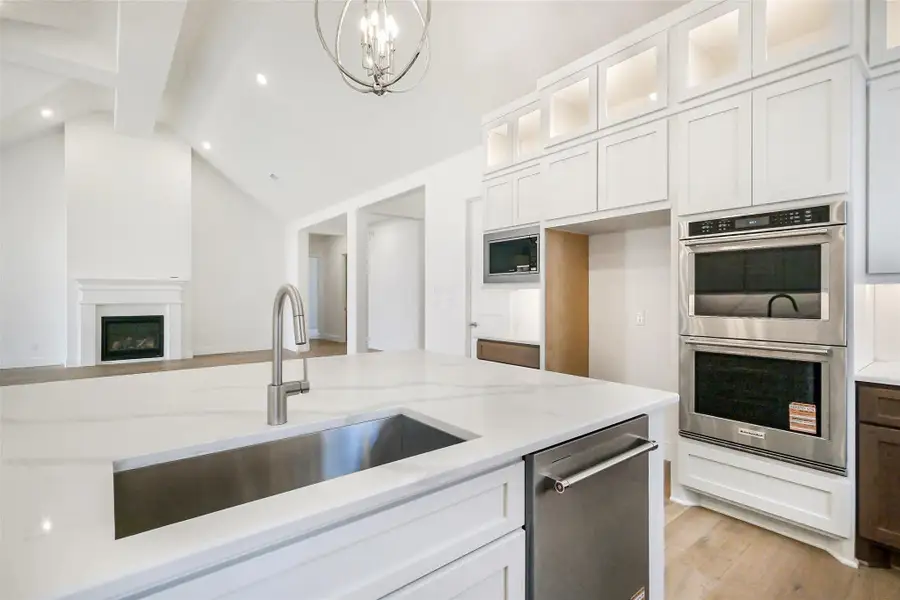 Furnished interior view inside a new home in Evergreen 70', Conroe (Image 6).