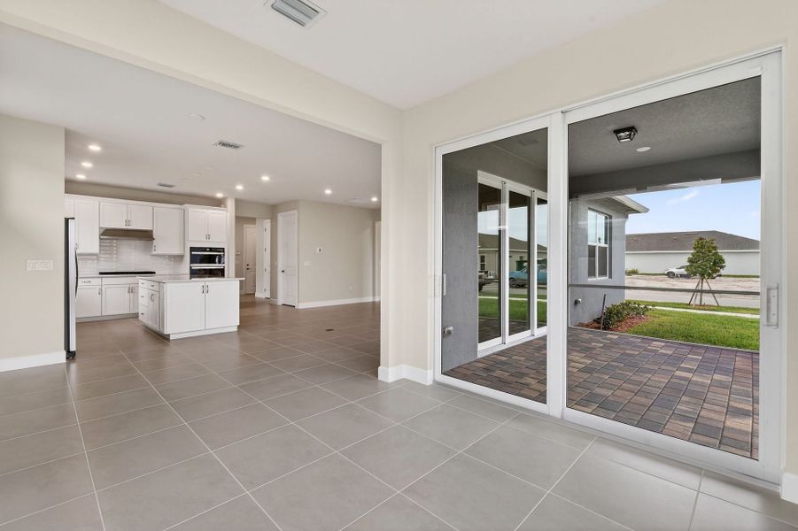 Spacious, unfurnished interior of a new home in Del Webb Tradition, Port St. Lucie (Image 54).