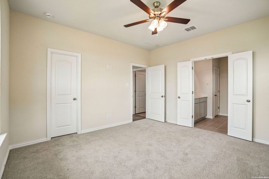 Spacious, unfurnished interior of a new home in Prairie Green, Converse (Image 15).