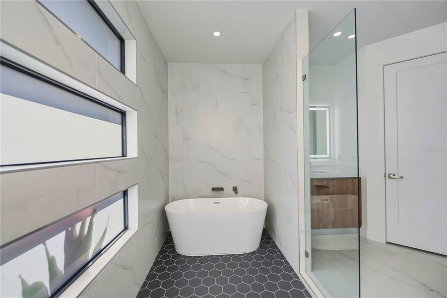 Furnished interior view inside a new home in , Port Charlotte (Image 39).