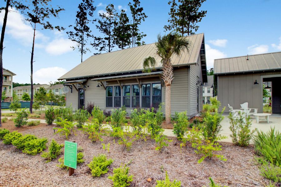 Exterior details and patio area of a home in , Summerville (Image 24).