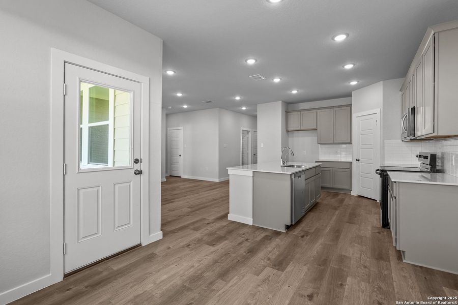 Furnished interior view inside a new home in Cinco Lakes, San Antonio (Image 12).