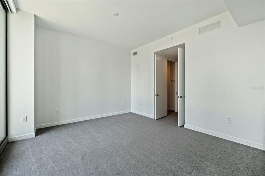 Spacious, unfurnished interior of a new home in , St. Petersburg (Image 54). Spacious, unfurnished interior of a new home in , St. Petersburg (Image 54).