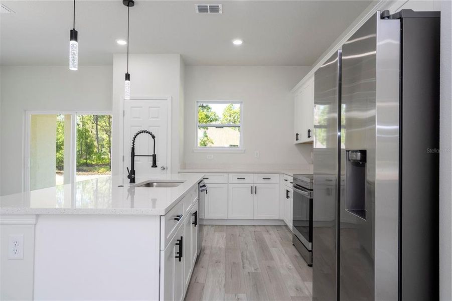 Spacious, unfurnished interior of a new home in , Citrus Springs (Image 22).