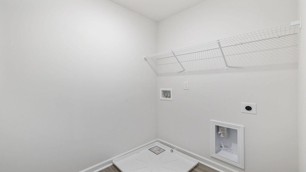 Spacious, unfurnished interior of a new home in Cloverdale Hills, Piedmont (Image 31).