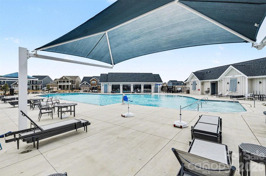 Community amenities in , Charlotte (Image 40).