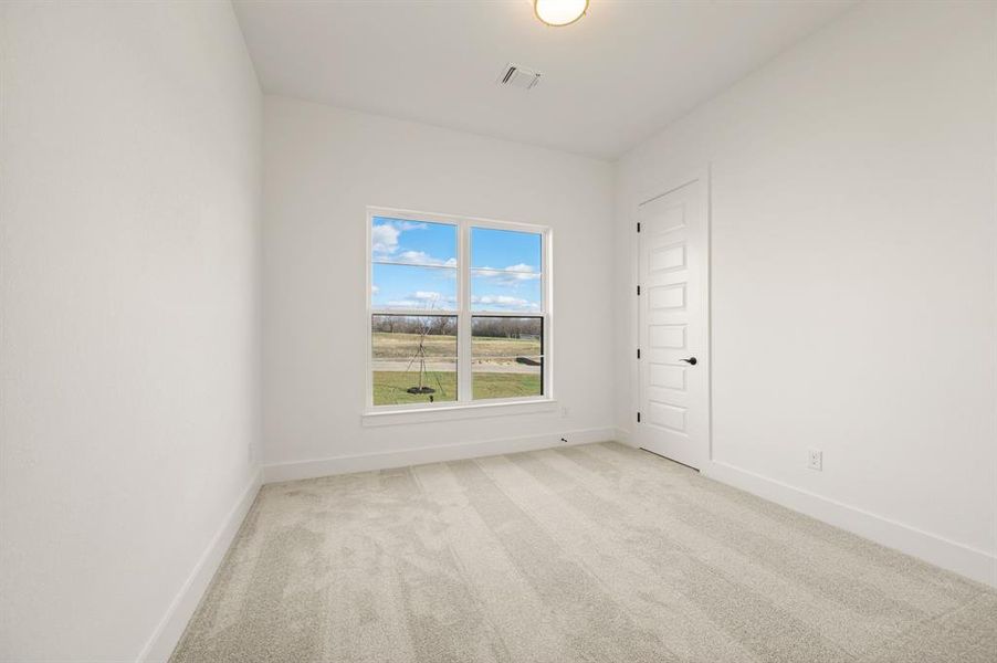 Spacious, unfurnished interior of a new home in Rocky Top Ranch, Reno (Image 35).